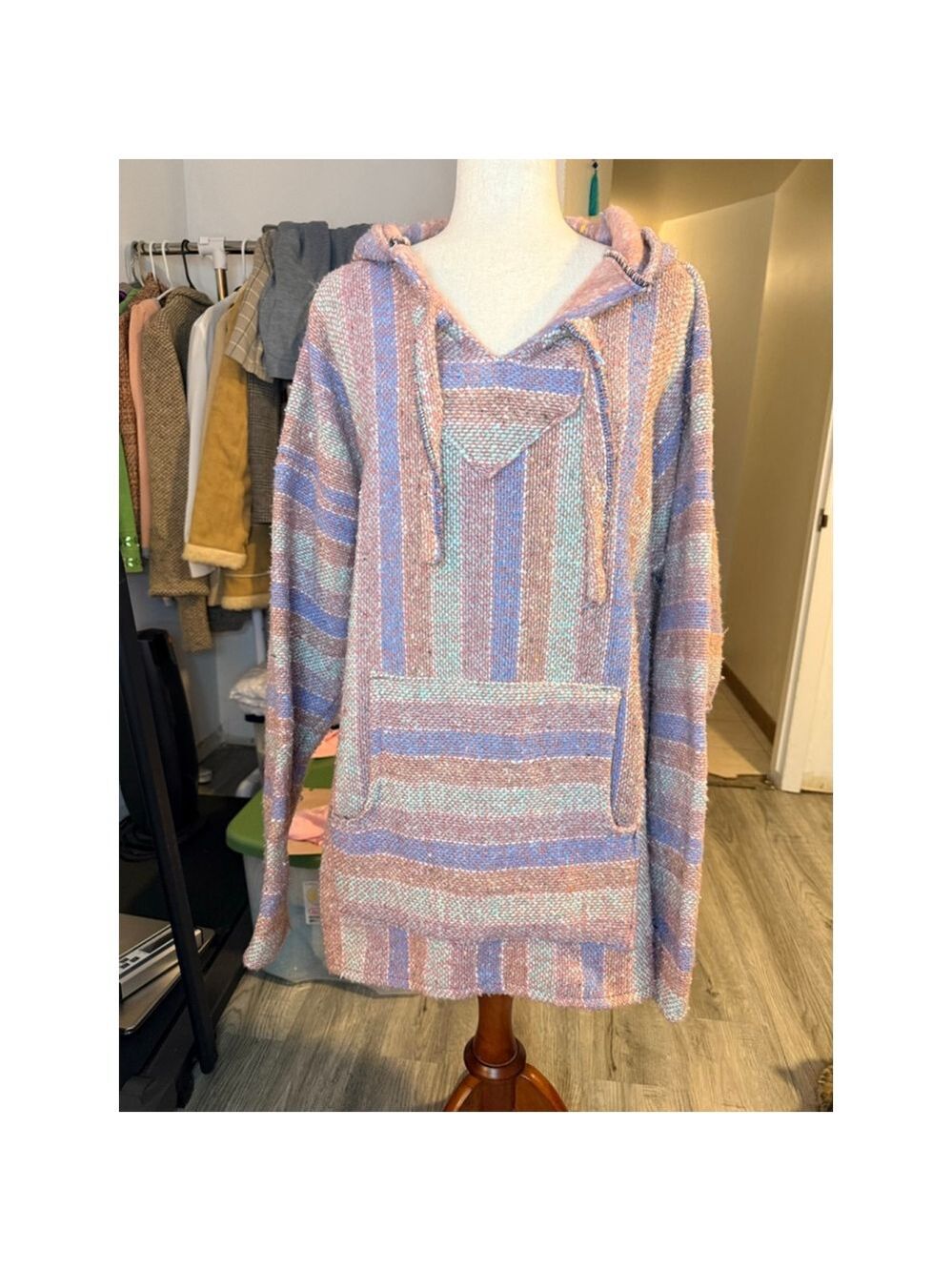 Poncho hoodie hand warmer size XL Mexico.